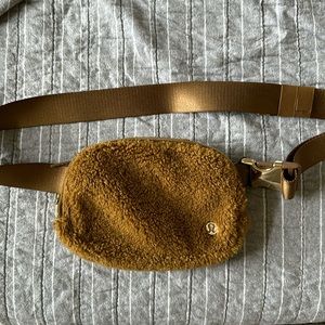 Everywhere Belt Bag 1L *Fleece*